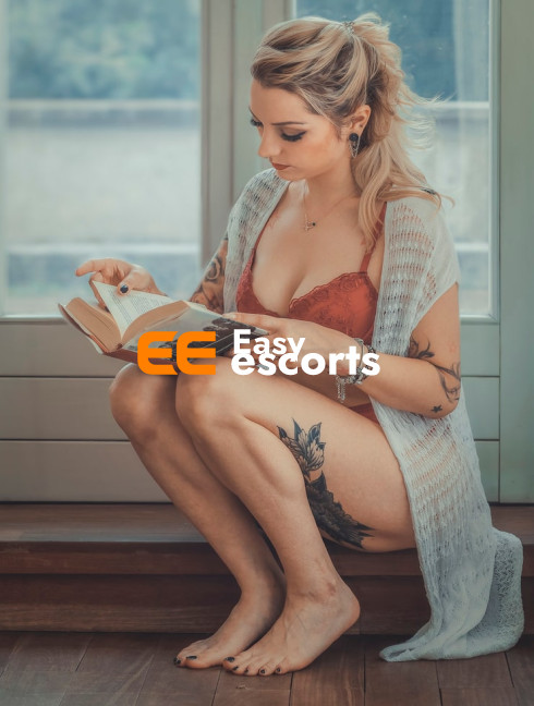 Elegant Noida Escort Companionship for Social Events